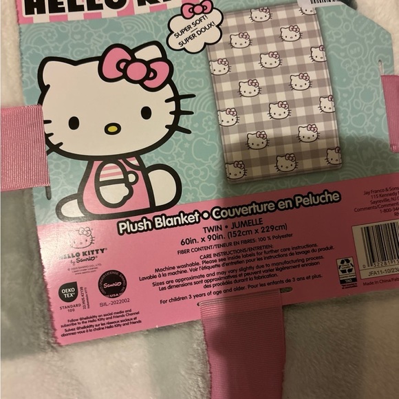 New hello kitty throw 60x90 - Picture 2 of 2